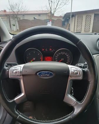 Ford Mondeo cena 13500 przebieg: 281000, rok produkcji 2007 z Ząbki małe 46